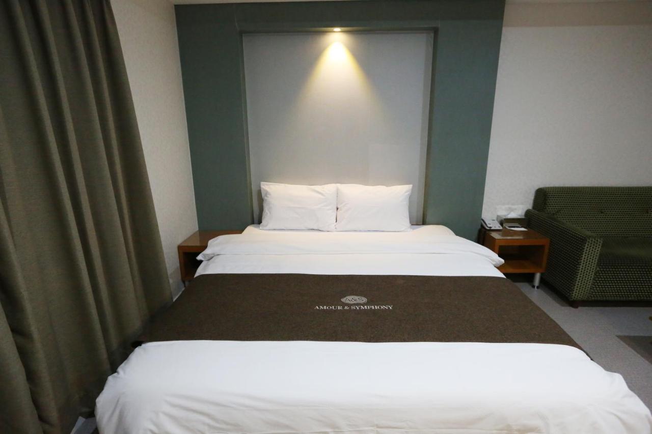 Symphony Hotel Suwon Exterior foto
